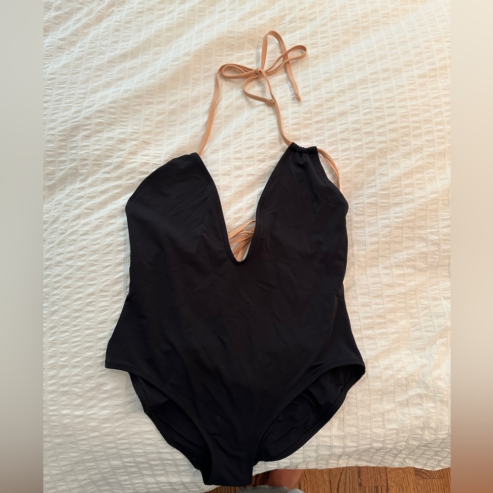 SOLID & STRIPED NWOT Deep v-neck one-piece with tie back in Black size Large